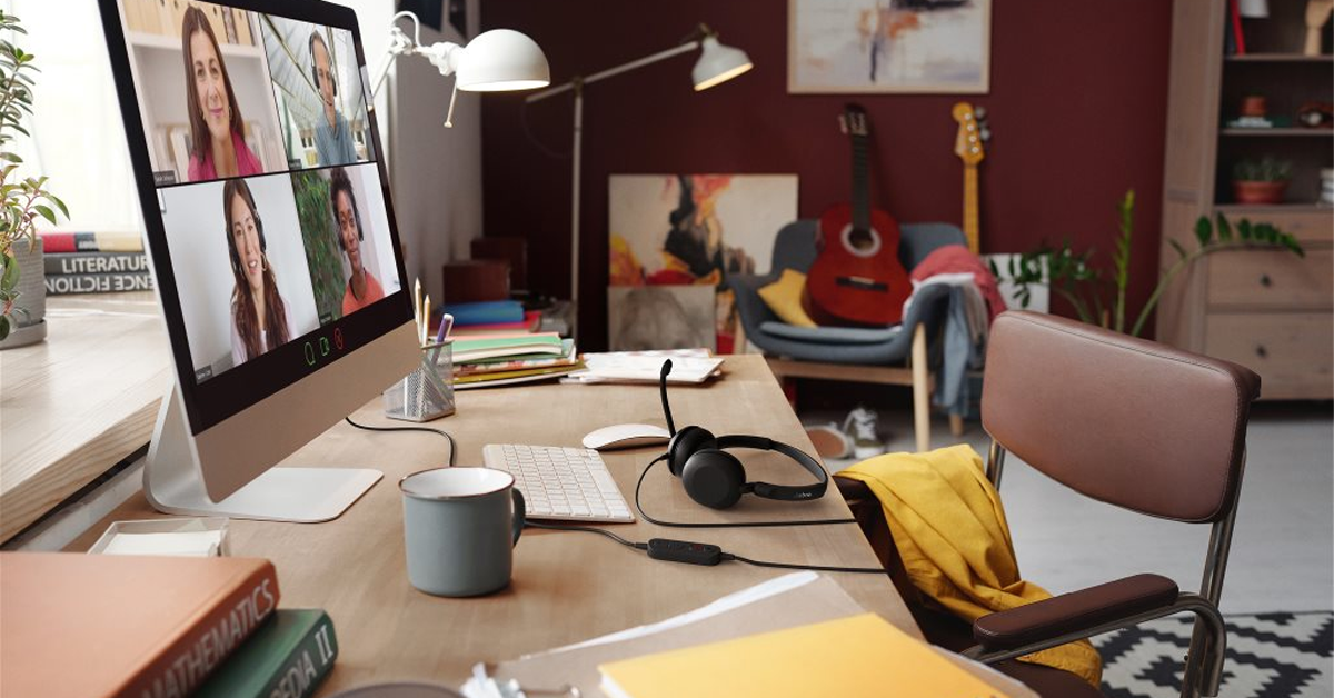 so-sanh-chi-tiet-2-dong-tai-nghe-gia-re-jabra-evolve-10-va-logitech-h340